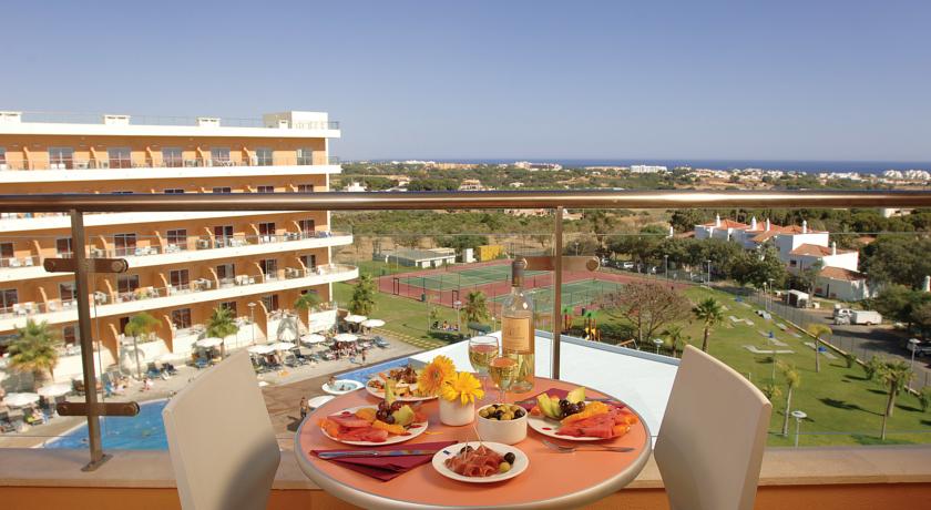 Balkon van Hotel Balaia Atlantico in de Algarve