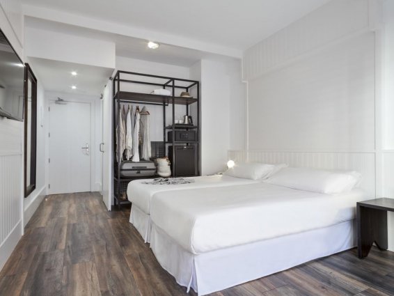 Slaapkamer van Hotel Delamar in Lloret de Mar