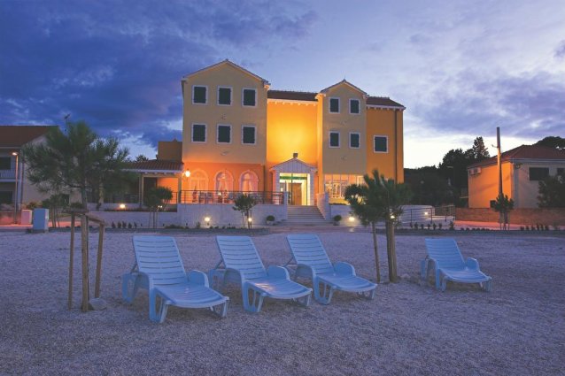 Gebouw van Hotel Spongiola in Dalmatië