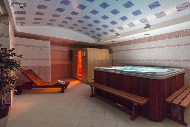 Sauna met jacuzzi van Hotel Spongiola in Dalmatië