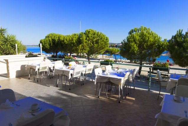 Terras van Hotel Spongiola in Dalmatië