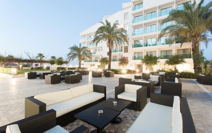 Terras van Hotel Club Falcon in Antalya