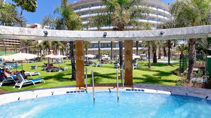 Buitenzwembad van Hotel Escorial op Gran Canaria