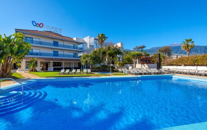Het zwembad van Hotel Weare La Paz Tenerife