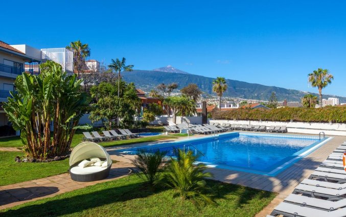 Zwembad en tuin van Hotel Weare La Paz Tenerife